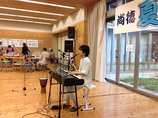 Office YU - 尚徳自治会・夏まつり ピアノ弾き語り 5
